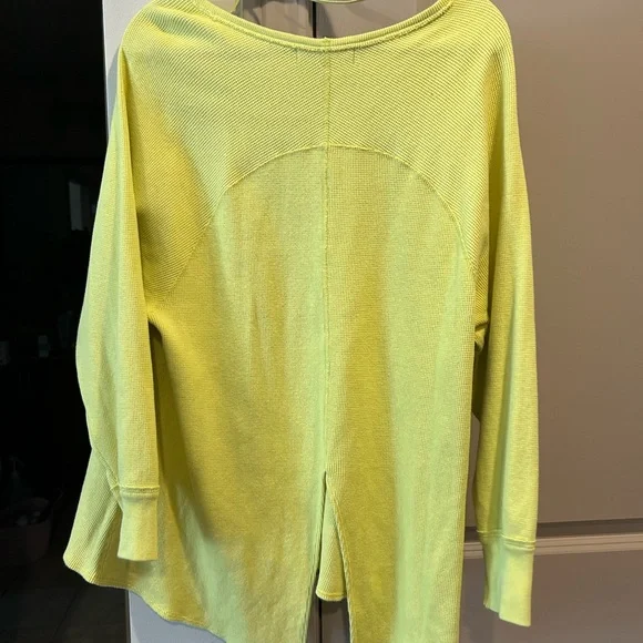We The Free Amelia Oversized Thermal Shirt Sz large in Neon Yellow Long Sleeve - Picture 2 of 5